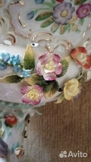 Фарфоровые вазы