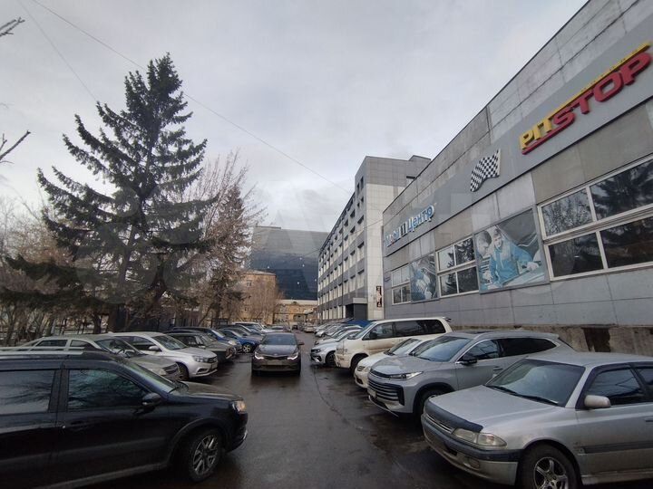 Гараж, > 30 м²