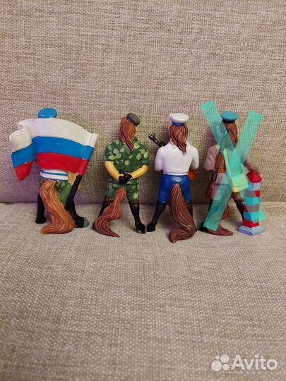 Статуэтки военных