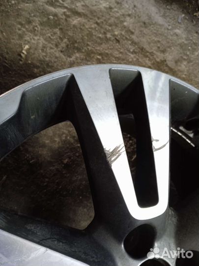 Диск колеса литой LADA Vesta SW Cross R17 дефект