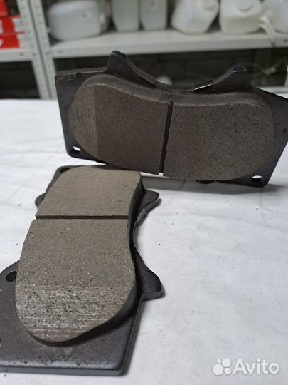 Колодки тормозные перед на Toyota land cruiser 120