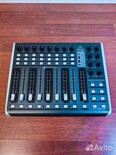 Behringer X-Toutch Compact (Контроллер)