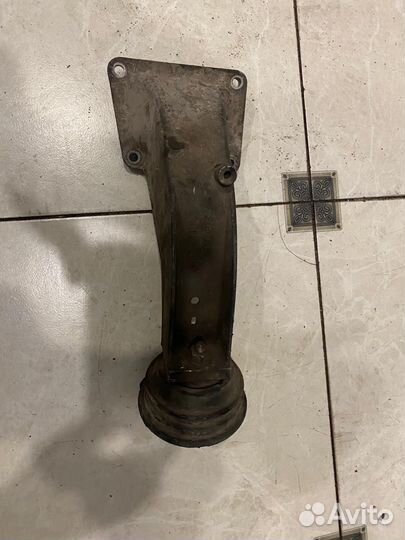 Кронштейн двигателя левый BMW E39