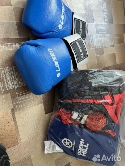 Боксерские перчатки 12 oz