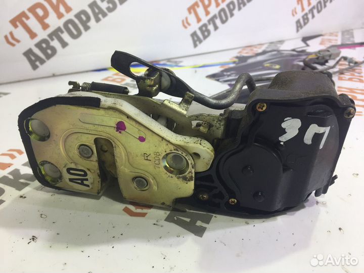 Хонда CR-V Замок задней двери Прав