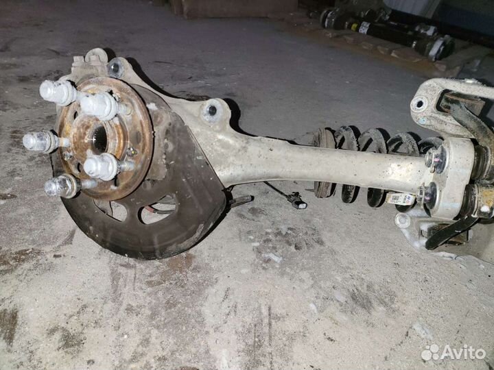 Кулак передний правый рычаг Genesis G80 2.0T 2019