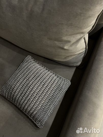 Вязаная интерьераная подушка