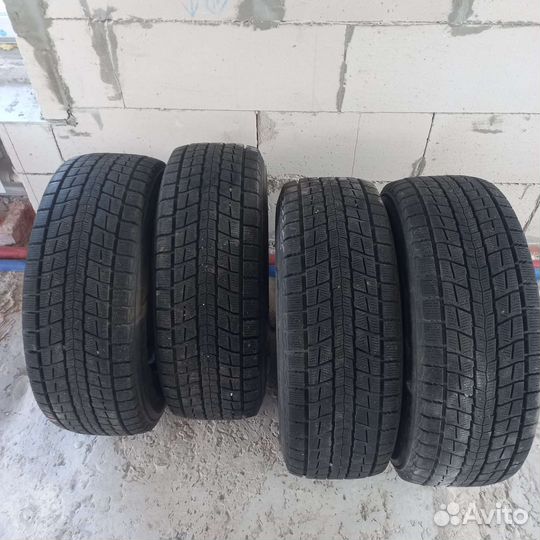 Dunlop Winter Maxx SJ8 265/70 R15