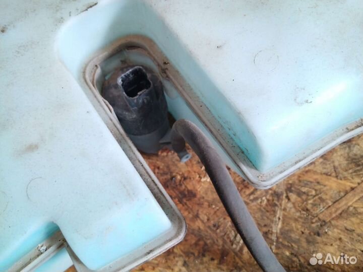 Бачок омывателя Renault Logan 1