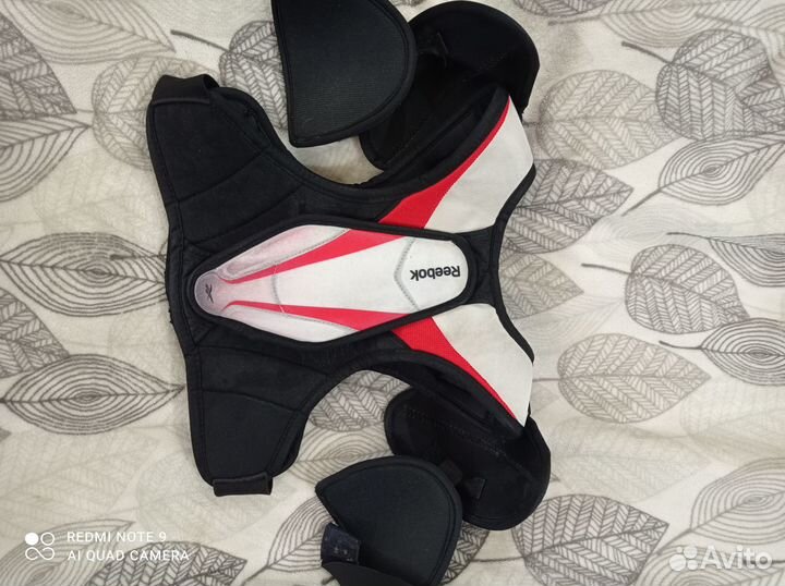 Нагрудник хоккейный reebok JR M