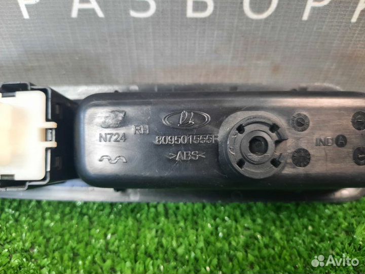 Кнопка стеклоподъемника задняя правая LADA X-Ray