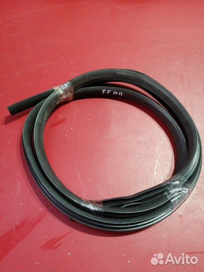 Уплотнитель двери передний правый Ford Focus 3