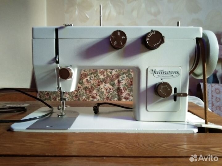 Продам швейную машинку