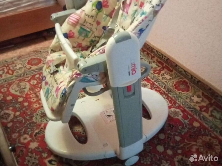 Столик для кормления, качели бу