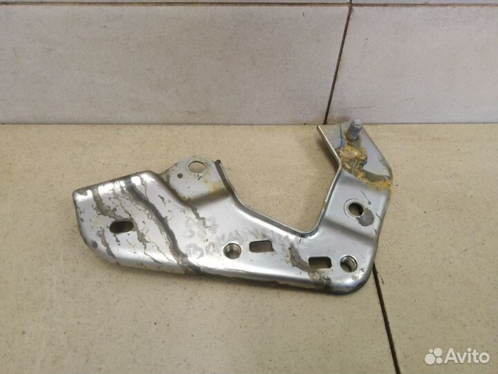 Кронштейн (сопут. товар) Hi Lux 2015