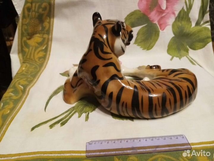 Тигр фарфоровый лфз 60е