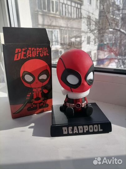 Фигурка на палень авто и антискользящий коврик