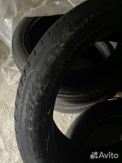 Pirelli P Zero 295/40 R21