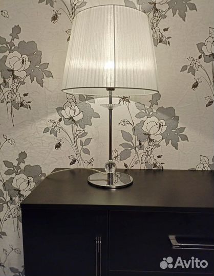 Лампа настольная