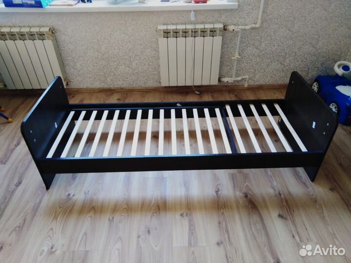 Продается детская кроватка с функцией качалки