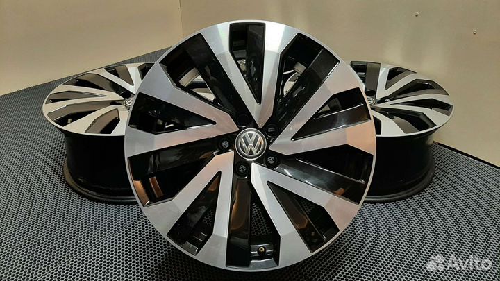 Оригинальные диски Volkswagen Touareg 3 R18 Италия