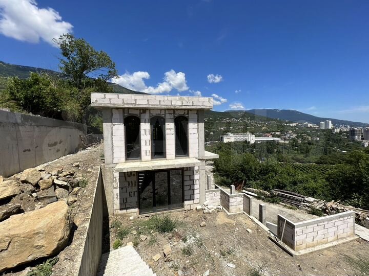 Дом 320 м² на участке 7 сот.