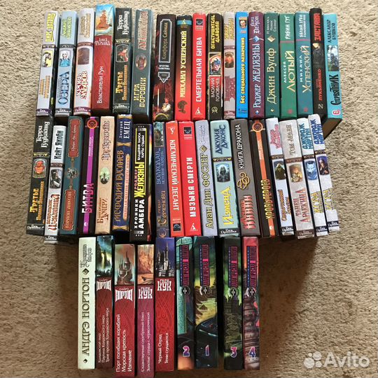 Книги в стиле фэнтази, фантастика