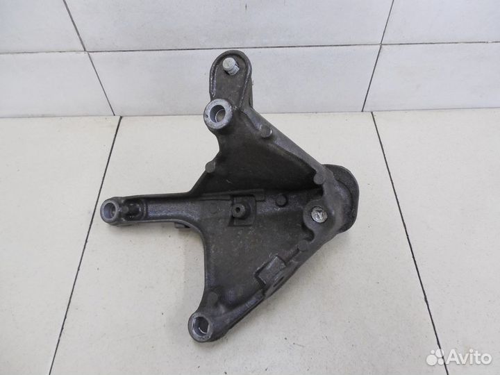 Кронштейн кпп левый Megane II 2002-2009