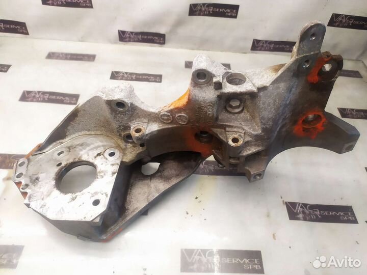 Кронштейн генератора VW VAG 2.0 TDI CGL