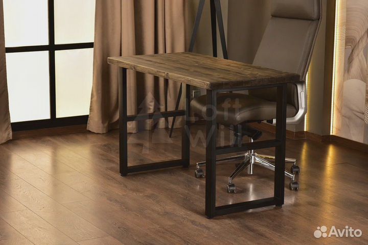 Стол компьютерный из массива дерева. Доставка