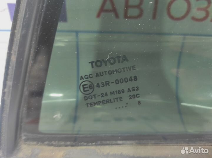 Стекло двери задней правой (форточка) Toyota Auris