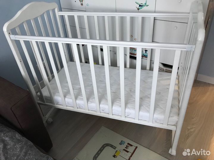 Детская кровать с матрасом