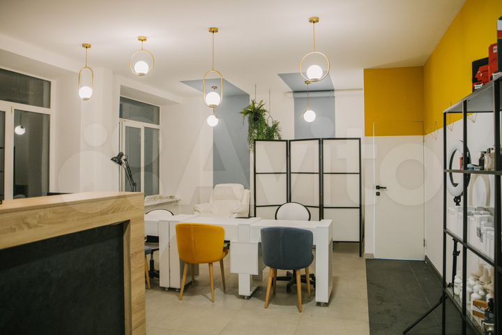 Свободы 36 / 147 м2 /1200руб/ Салон красоты