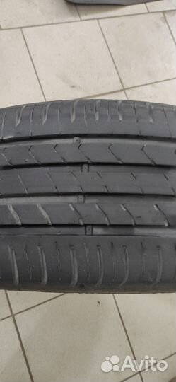 Kumho Ecsta HS81 215/55 R17 94V