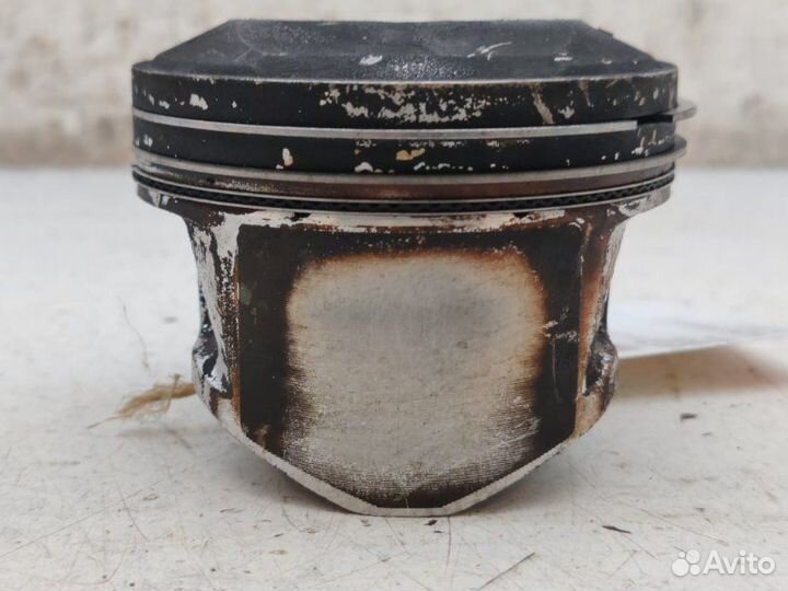 Поршень левый Nissan Skyline V35 VQ25DD