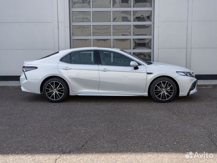 Toyota Camry 2.5 AT, 2022