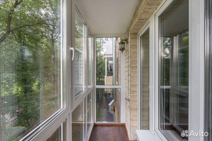 Балкон под ключ с остеклением