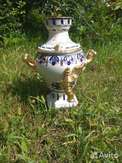 Сувенирный самовар Гжель