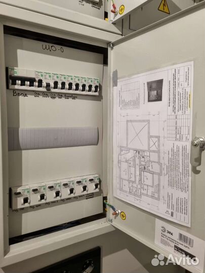 Сборка электрощитов по схеме и без
