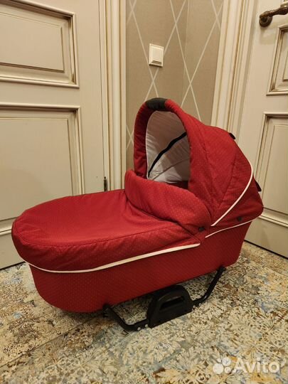 Спальный и сидячий блоки hartan красного цвета