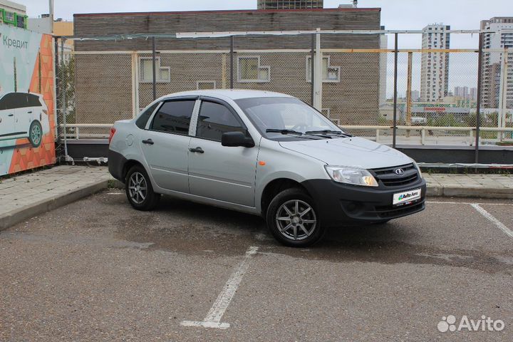 LADA Granta 1.6 МТ, 2013, 124 682 км