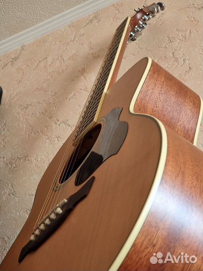 Корейская акустическая гитара Crafter