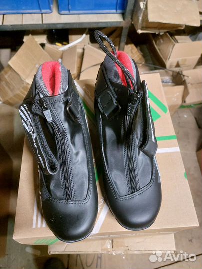 Лыжные ботинки spine