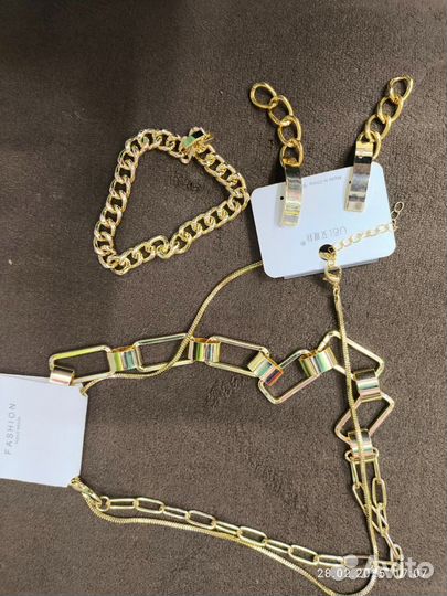 Украшение на шею