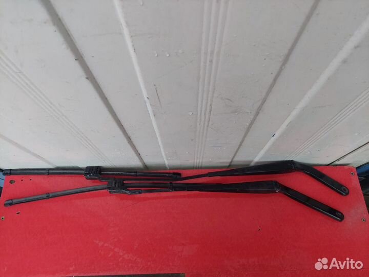 Поводок стеклоочистителя переднего BMW X6 E71