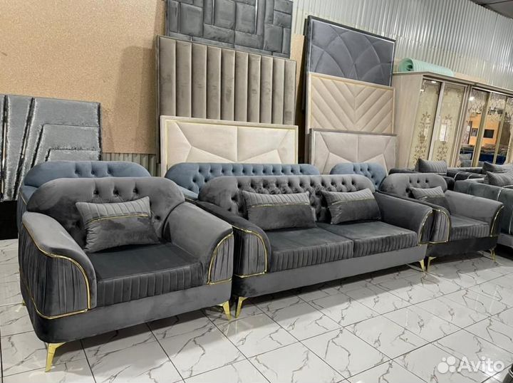 Диван и два кресла