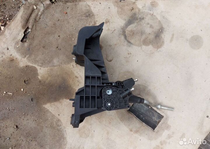 Кулиса МКПП mazda 3 bl