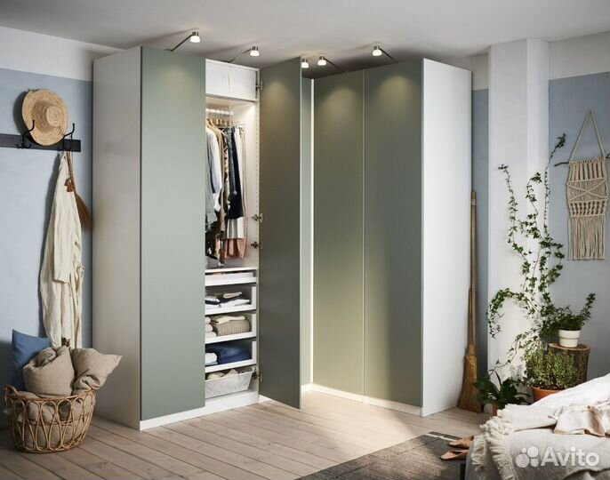 Угловой шкаф