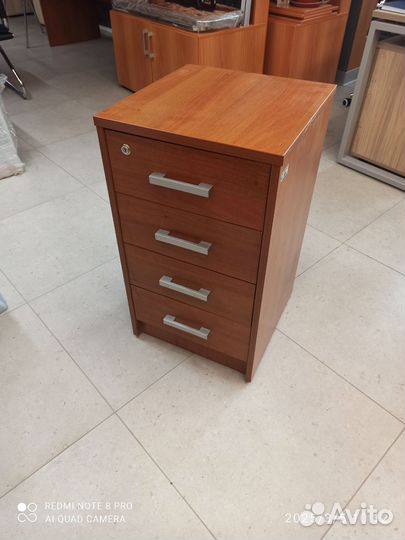 Офисная мебель стол