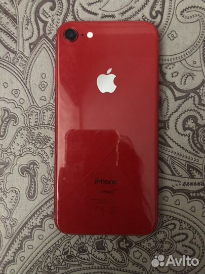 Телефон iPhone 8